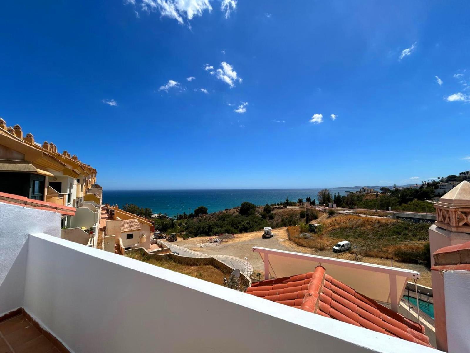 Elegant 3 Bedroom In Torrequebrada Apartment