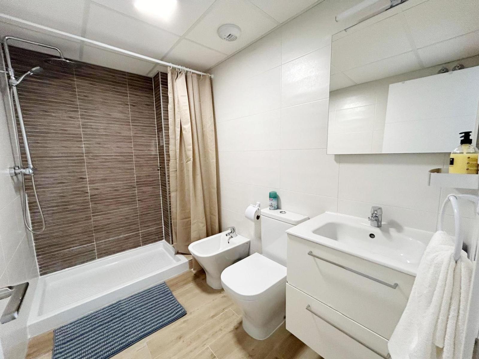 Elegant 3 Bedroom In Torrequebrada Apartment *