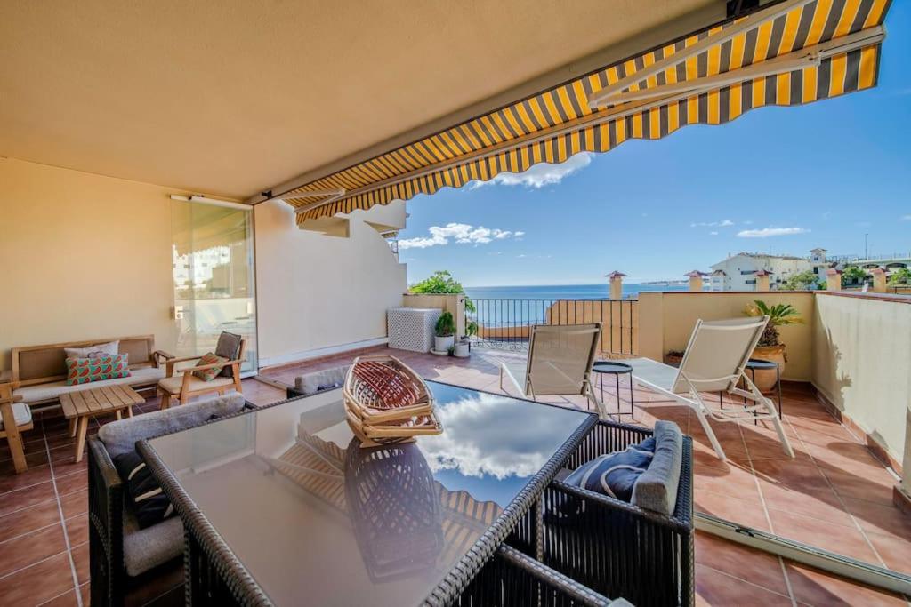 Appartement 2 Bed Apartment, Big Terrace, Pool, Views + Beach! Benalmádena