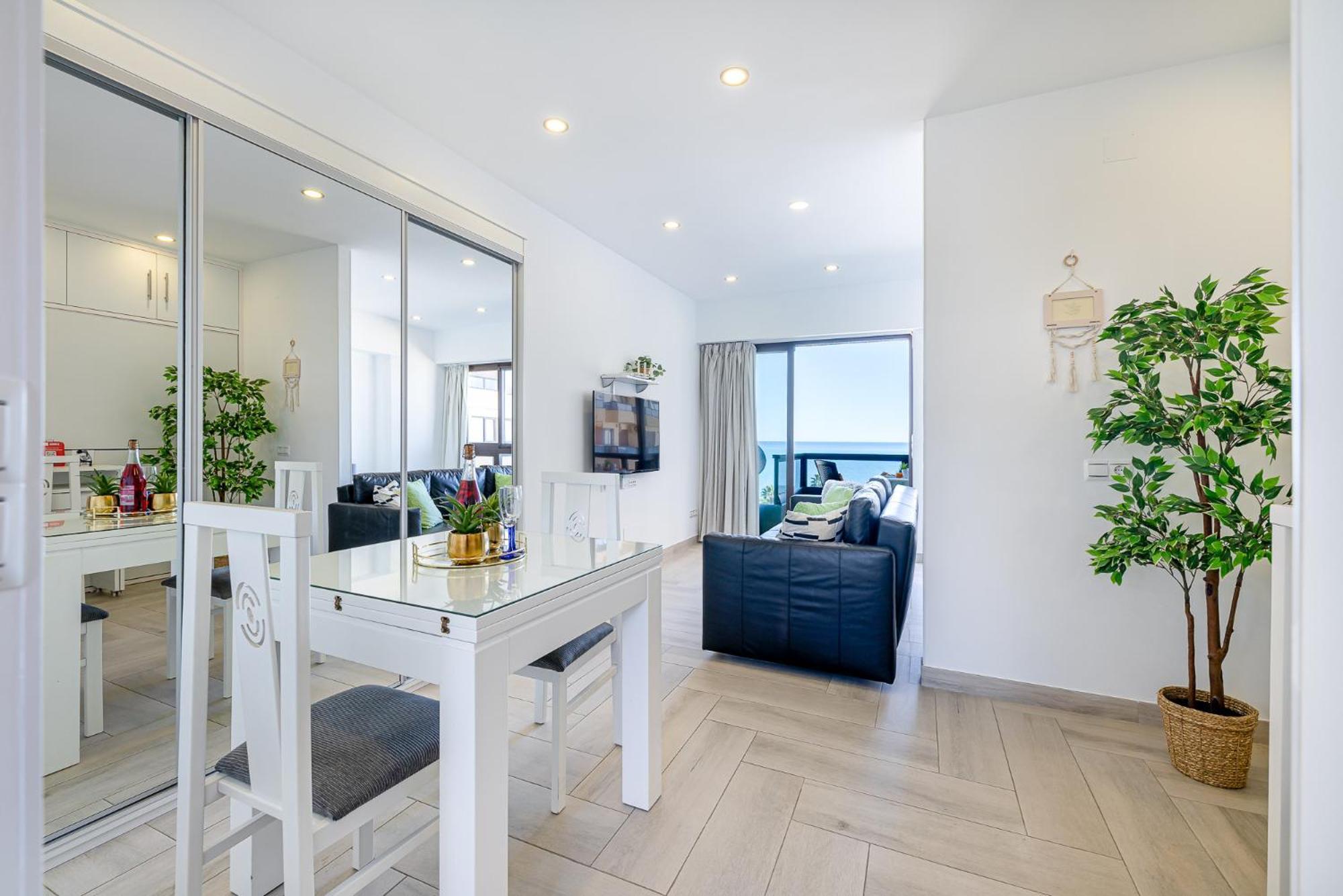 Apartamento 797 - Renovado Con Hermosas Vistas *