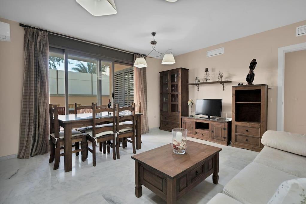 Apartment Con Terraza Y Piscina En Puerto Marina - Mistral *