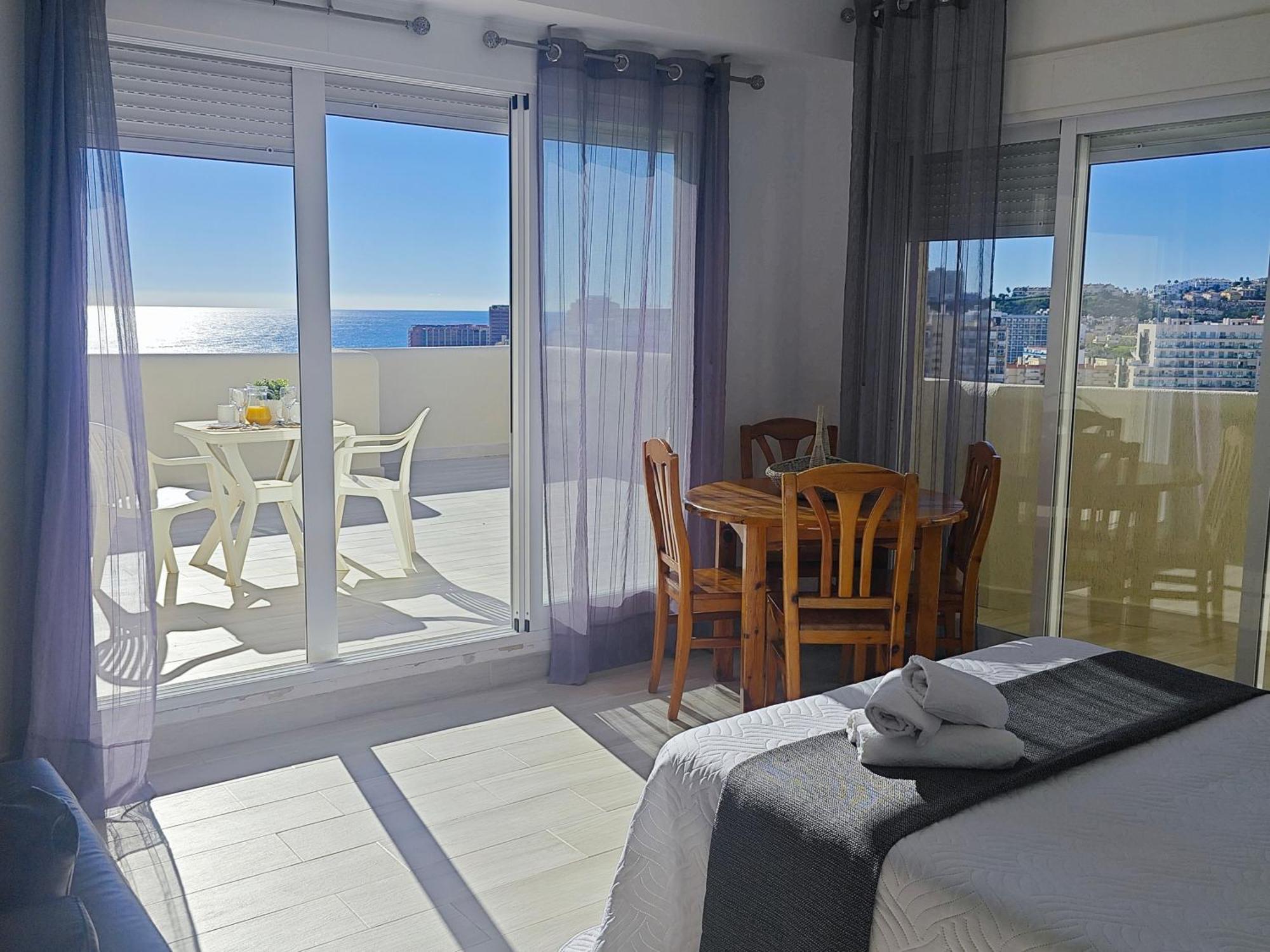 El Estudio De La Playa Benalbeach Vistas Al Mar *