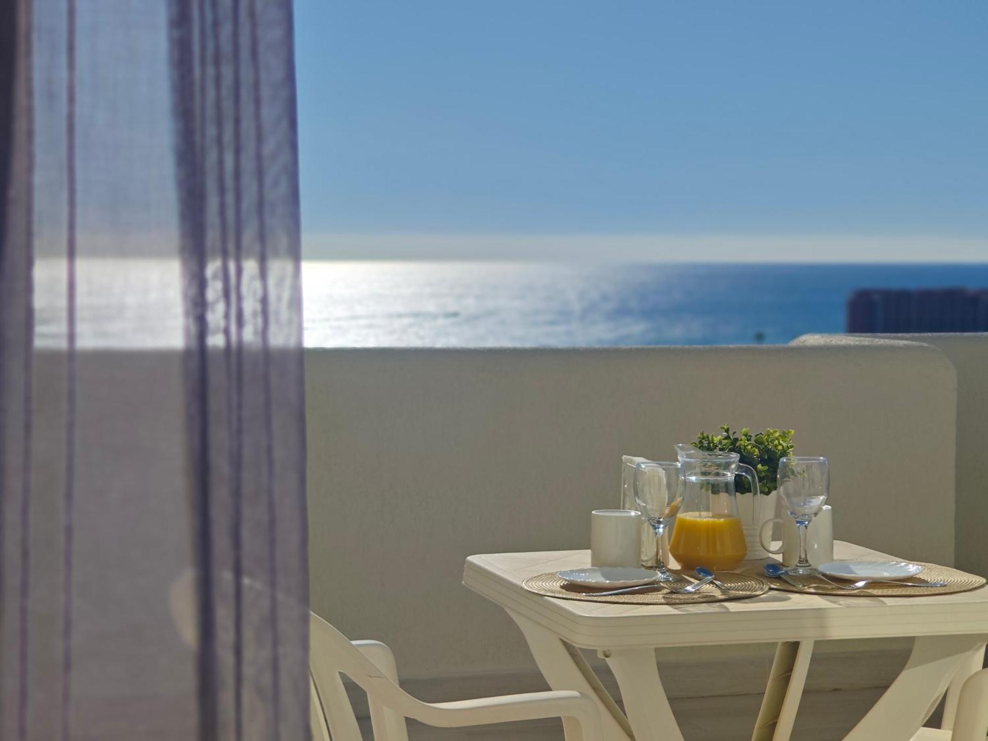 El Estudio De La Playa Benalbeach Vistas Al Mar Appartement