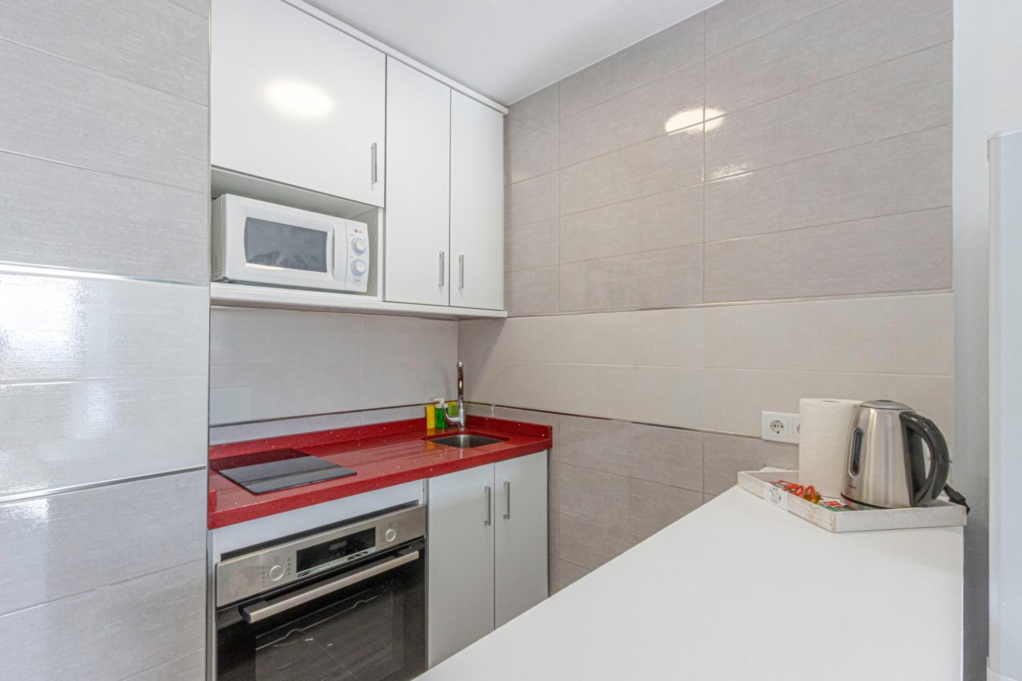 New Wonderful Holidays Benalbeach Apartamento *