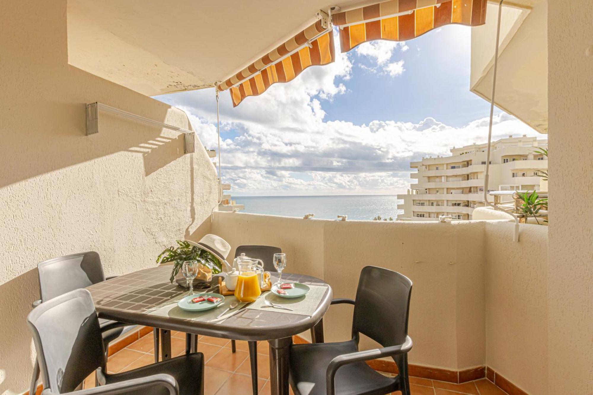 Apartment New Wonderful Holidays Benalbeach *