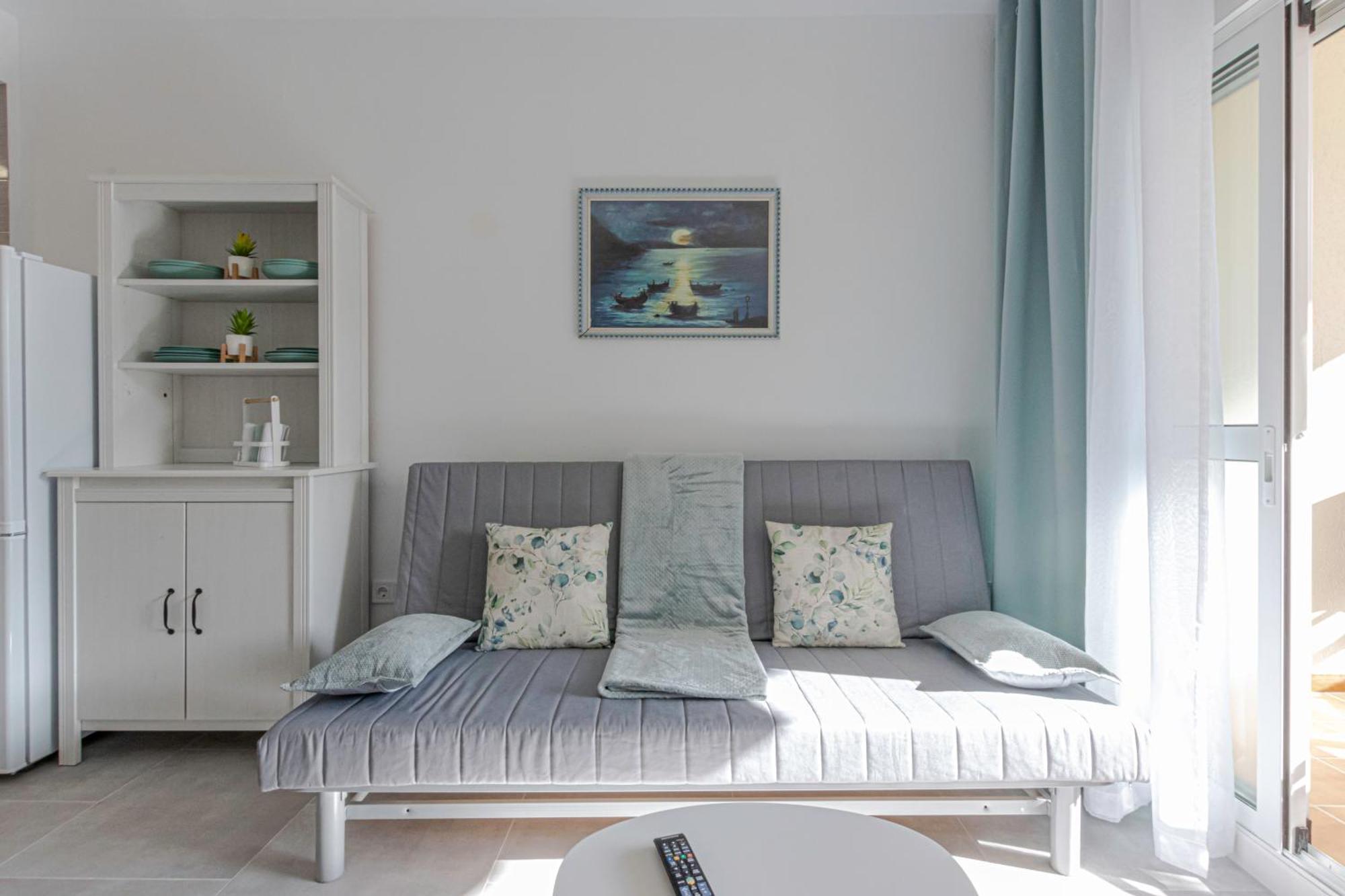 New Wonderful Holidays Benalbeach Apartment
