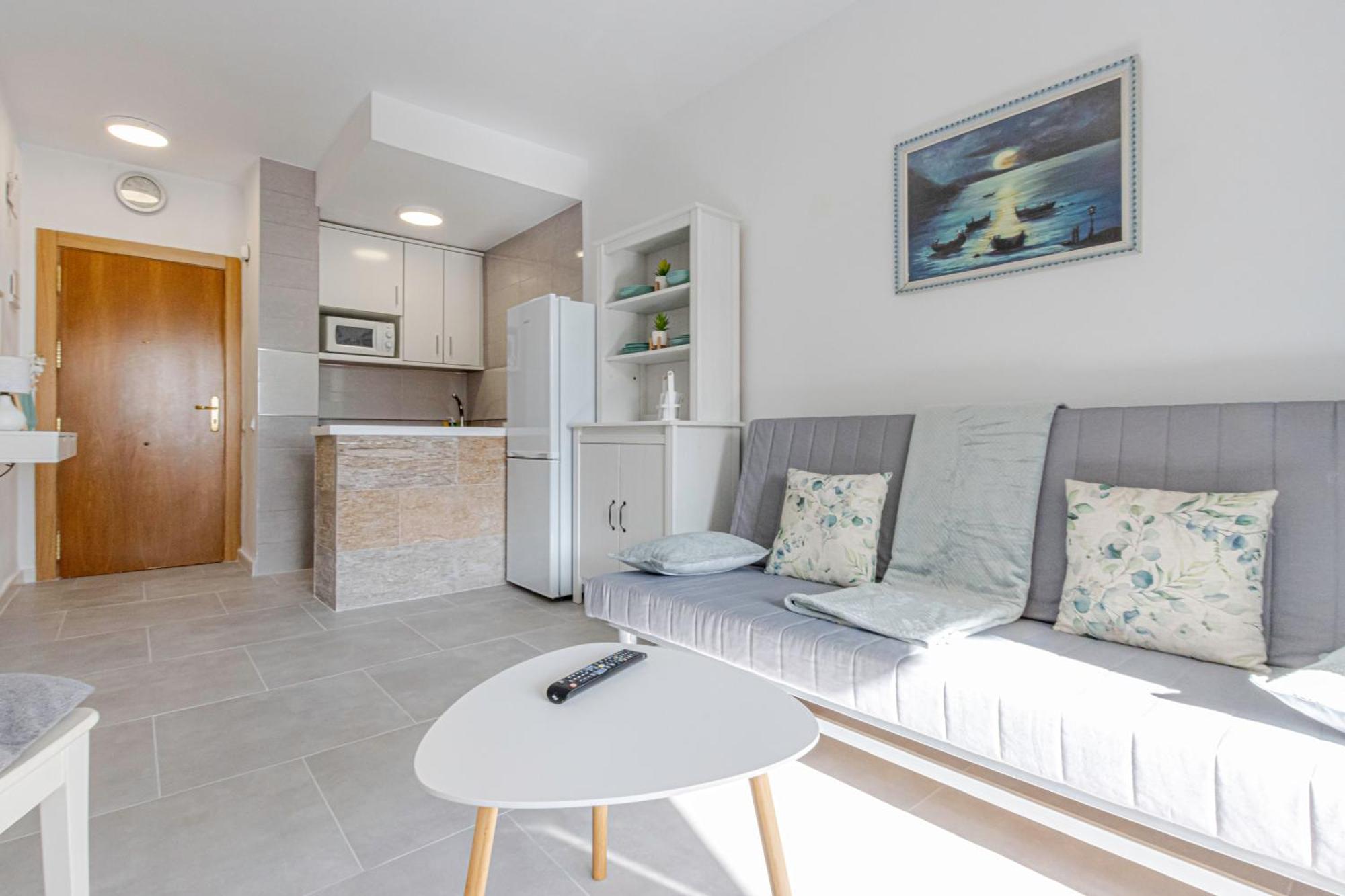 Apartment New Wonderful Holidays Benalbeach *