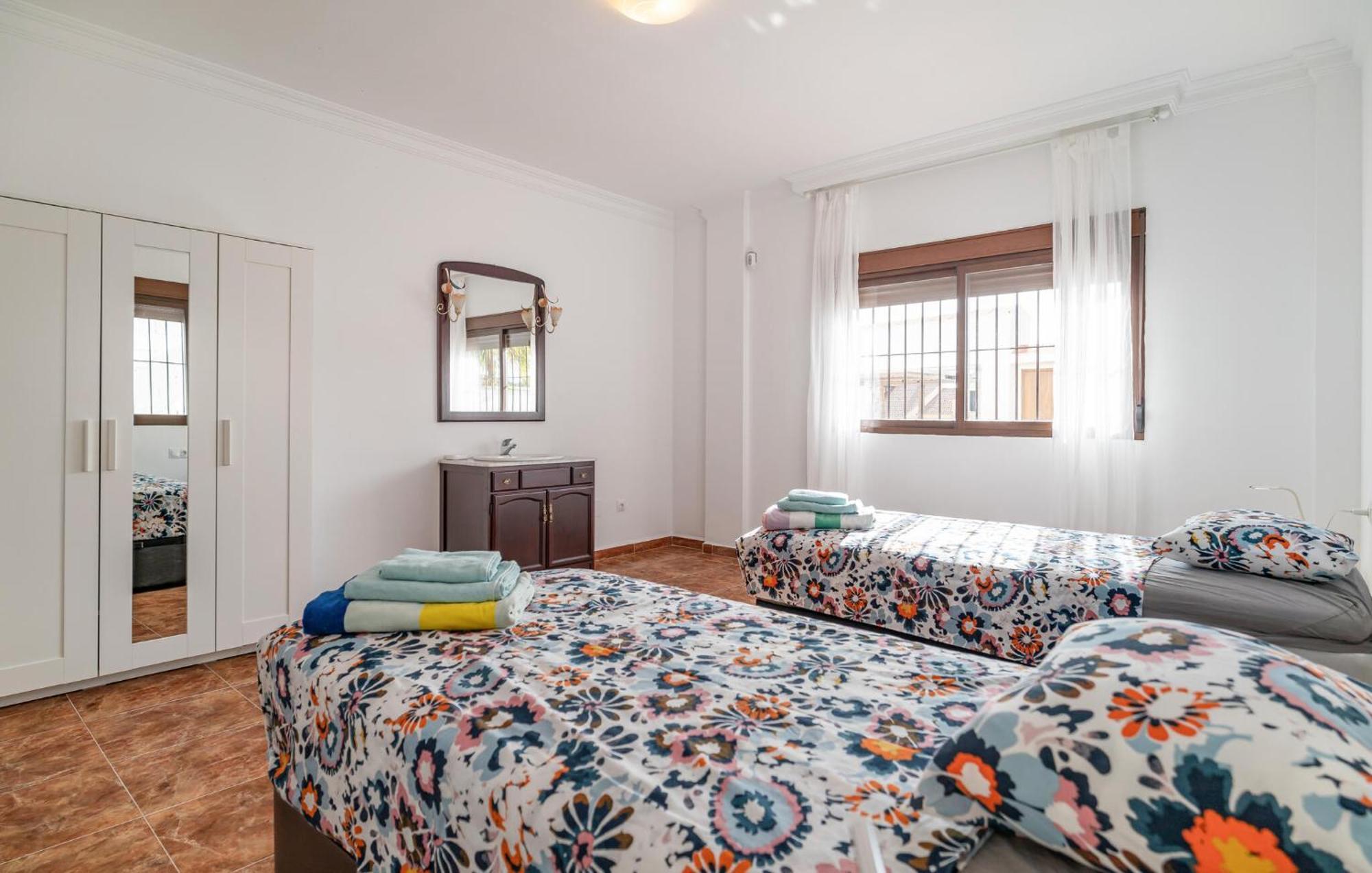 Lovely In With Kitchen Holiday home