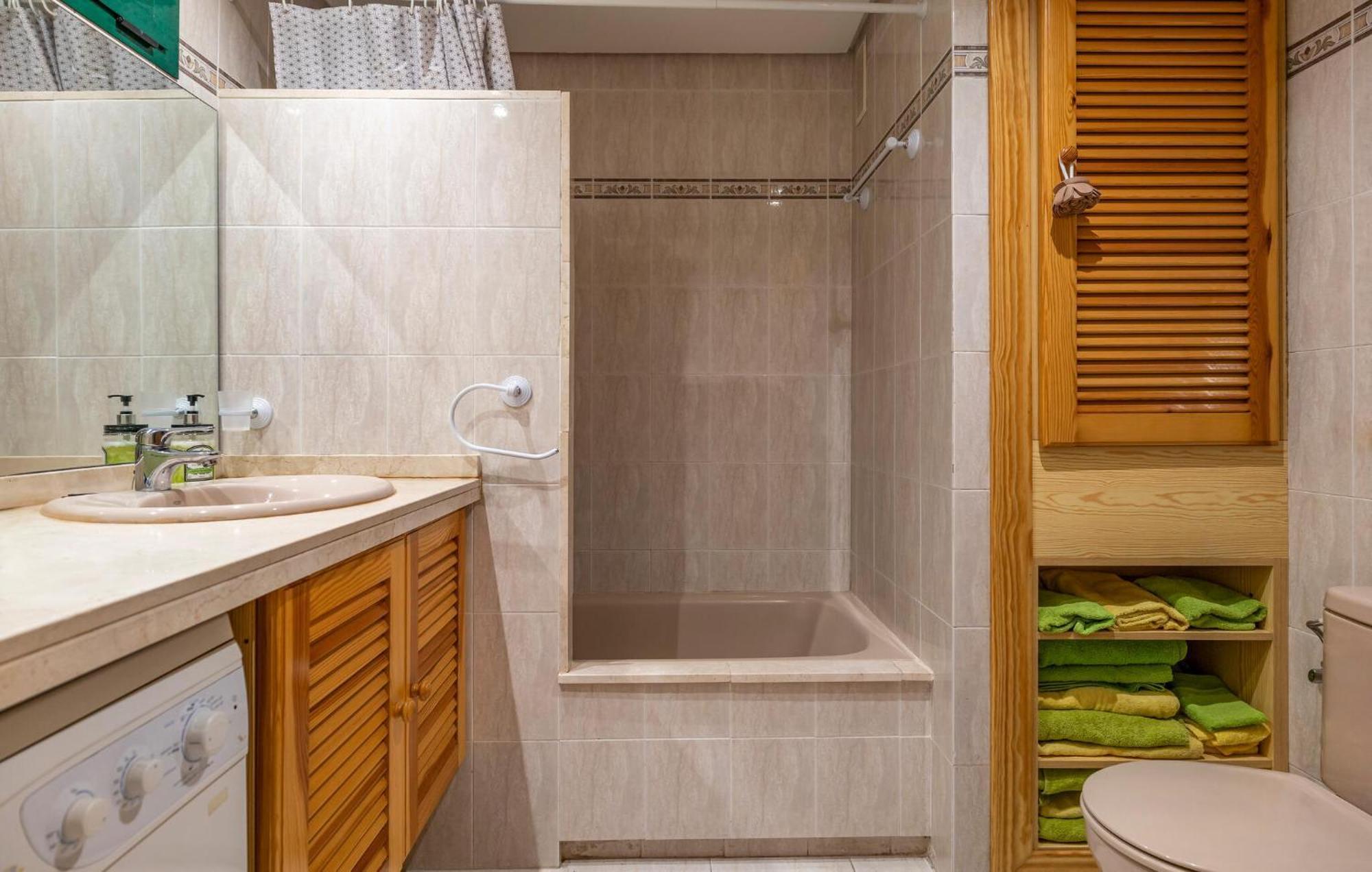 Stunning In Benalamdena With Kitchen Apartment