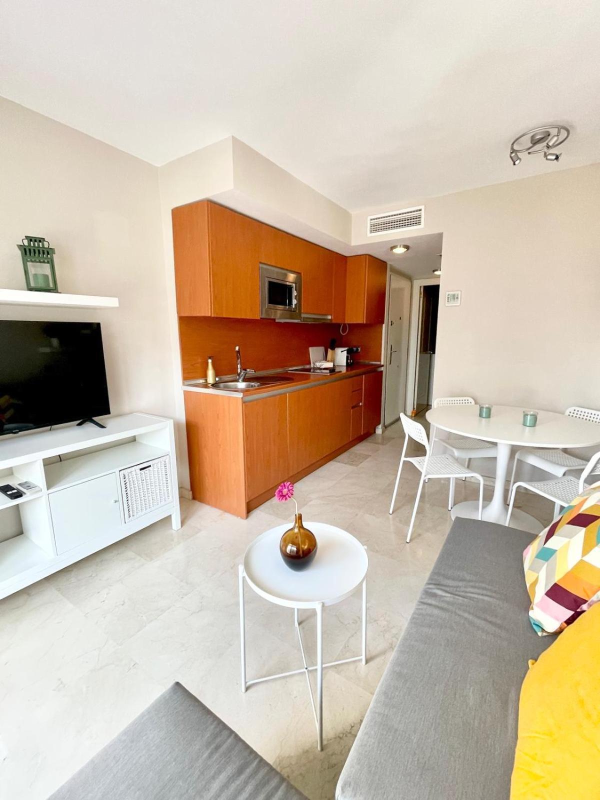 Apartment Encantador En By Bebalmy