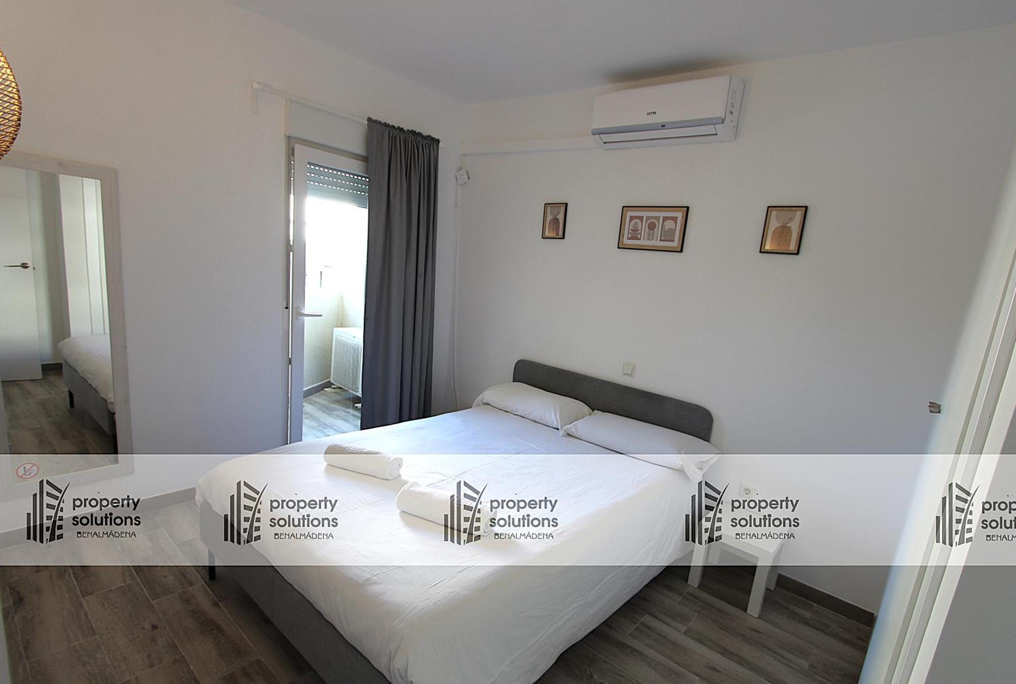 Apartment 812 Benalbeach. 1ºlinea De Playa. Vistas A La Piscina Y La Montana.