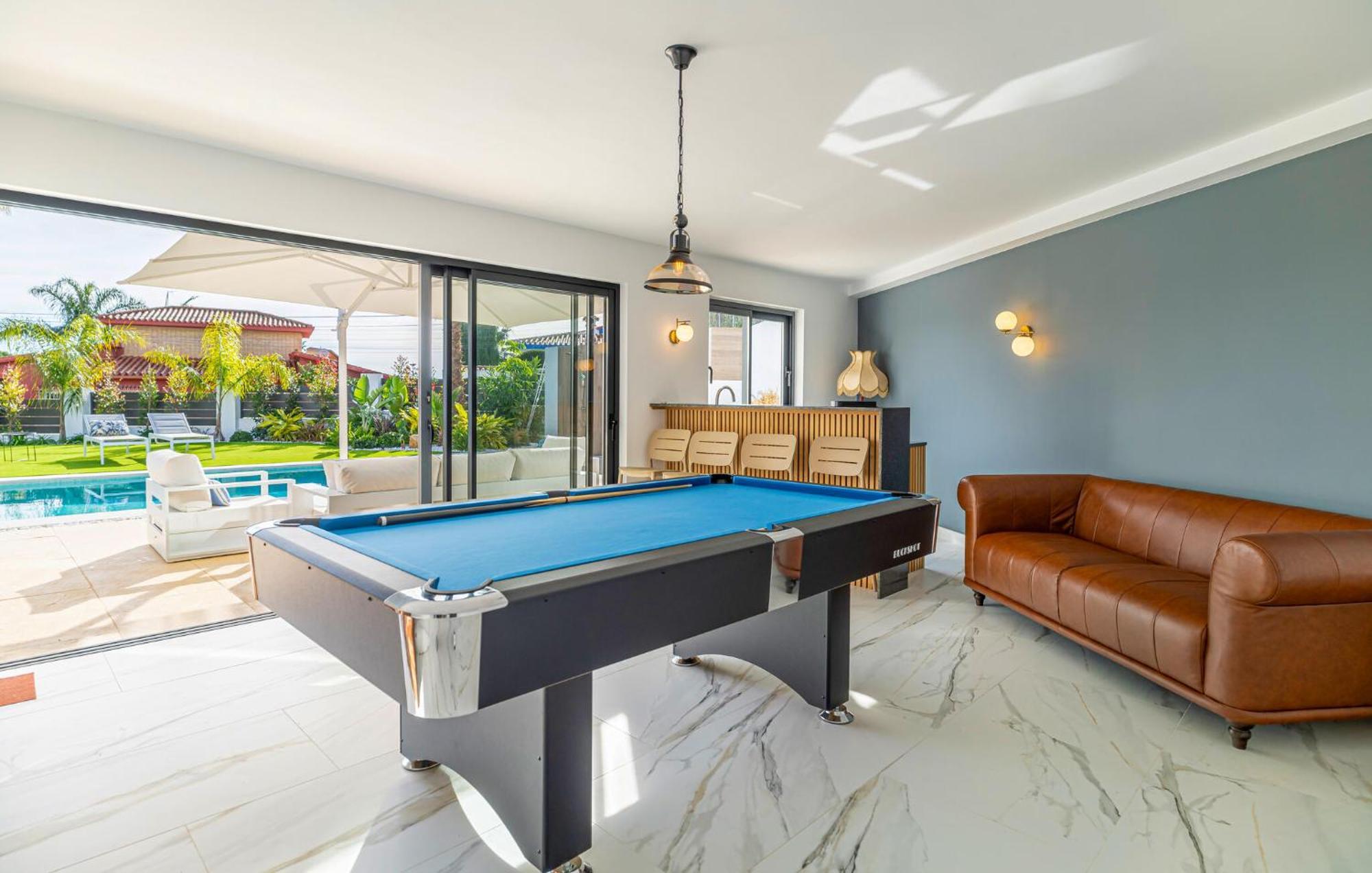 Awesome In With Heated Swimming Pool Vakantiehuis