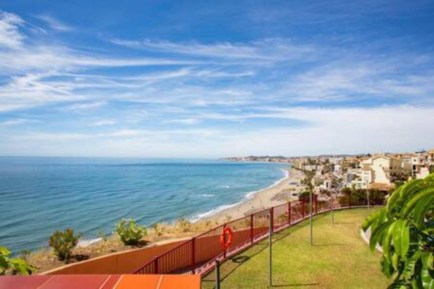 Apartment Panoramic Sea Views & Carvajal & Restaurant Benalmadena