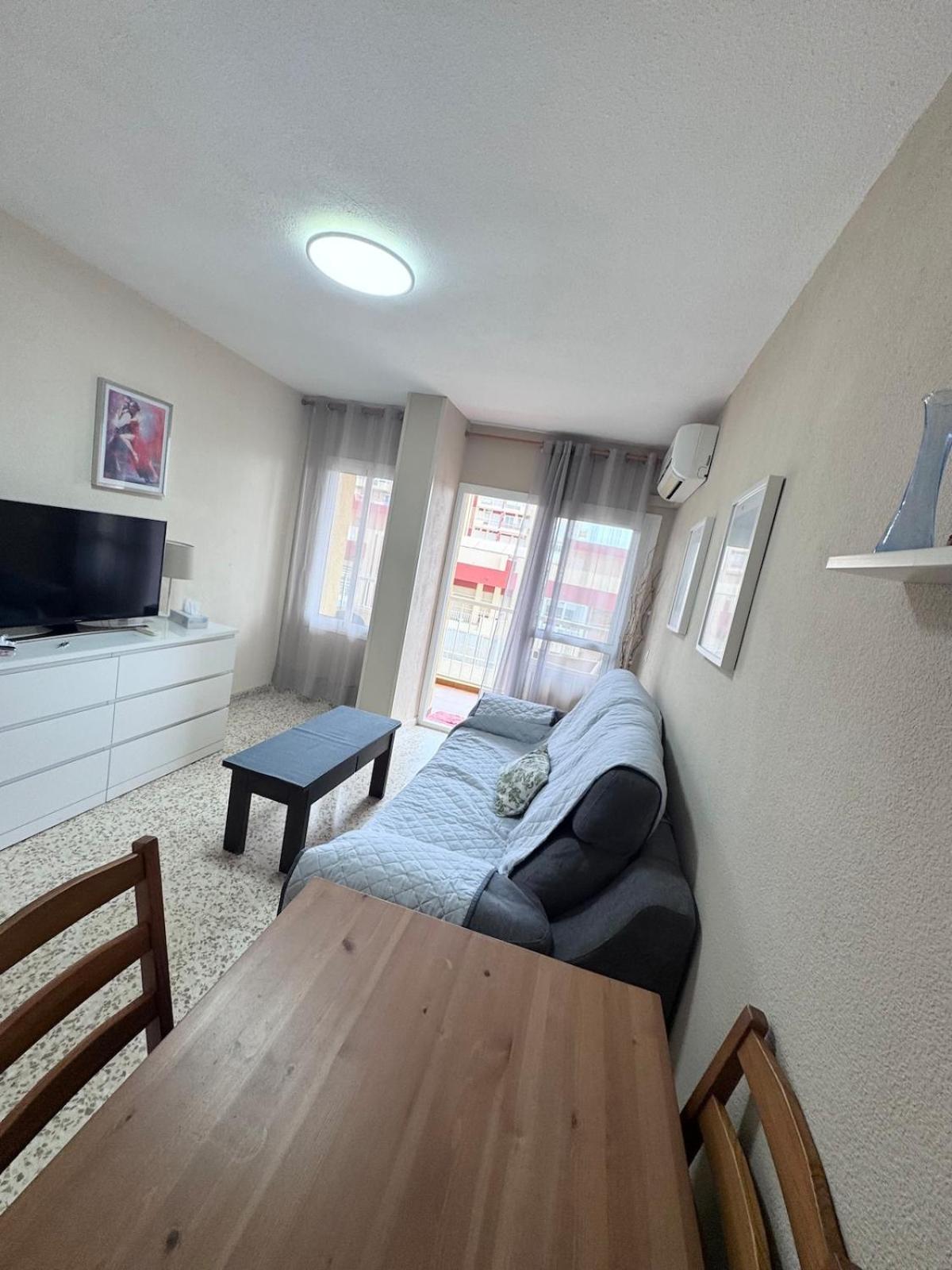 Apartment Cozy In Prime Location - *