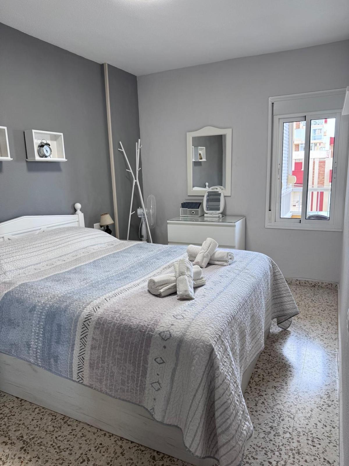 Cozy In Prime Location - Apartment