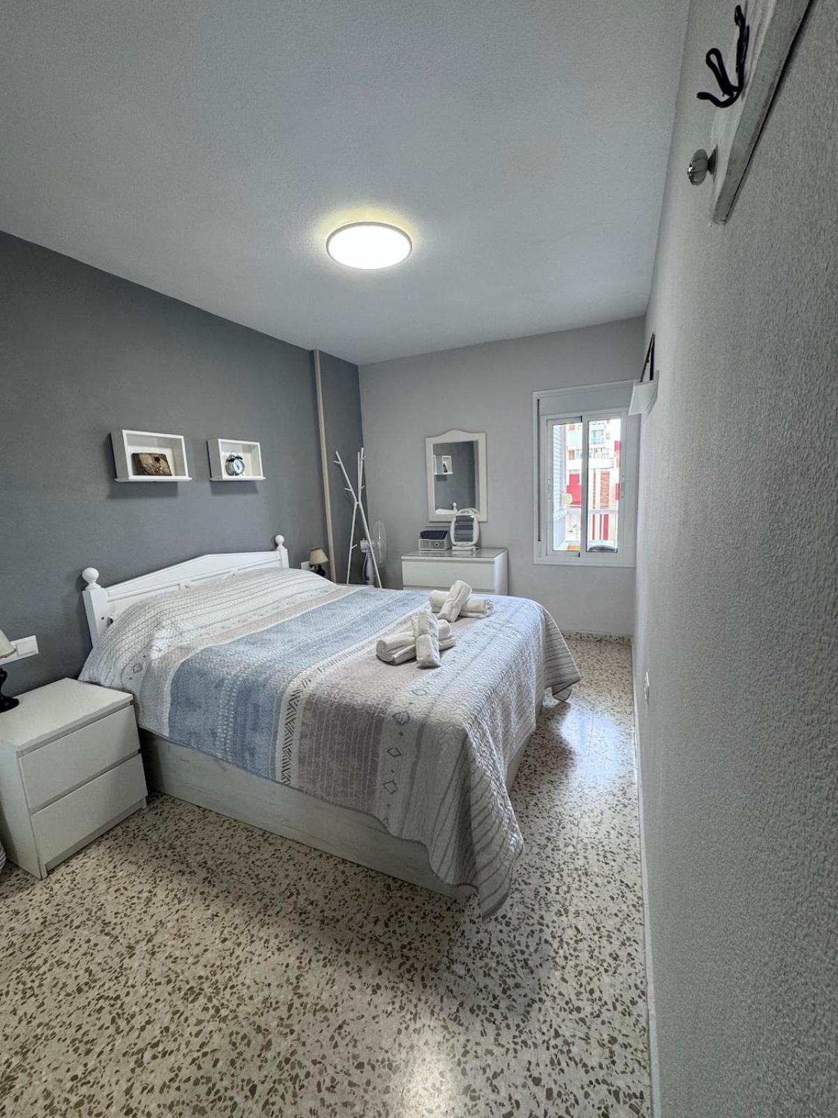 Cozy In Prime Location - Apartment *