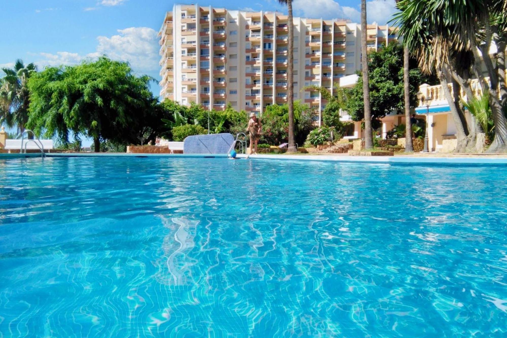 With Sea & Mountain Views In - 60 Sqm + Pool Appartement *