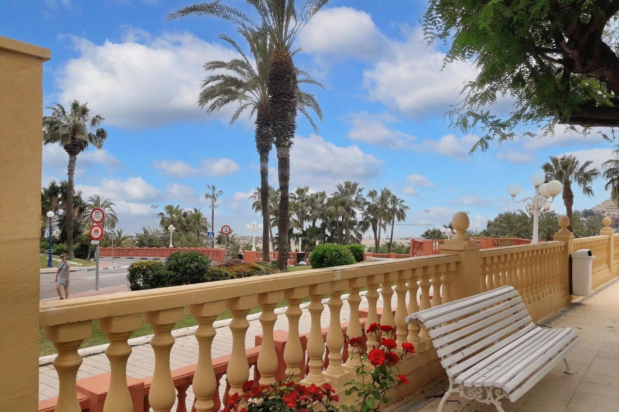 With Sea & Mountain Views In - 60 Sqm + Pool Appartement Benalmádena
