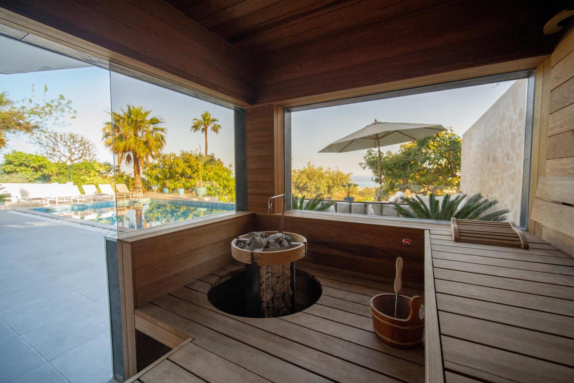 Luxury With Sauna And Heated Pool For 14pax! Villa *