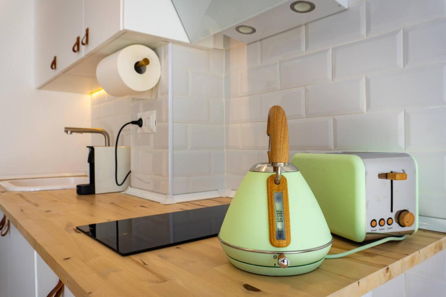 Chic House 2 In By El Trocader *