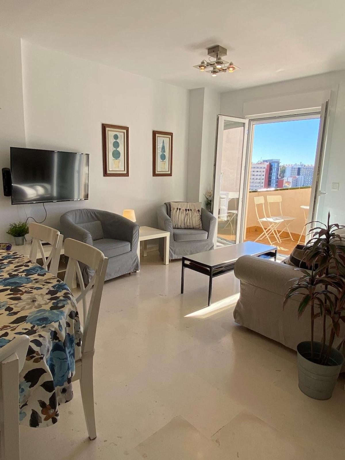Apartment 3 Bedroom Penthouse Close By Parque De La Paloma