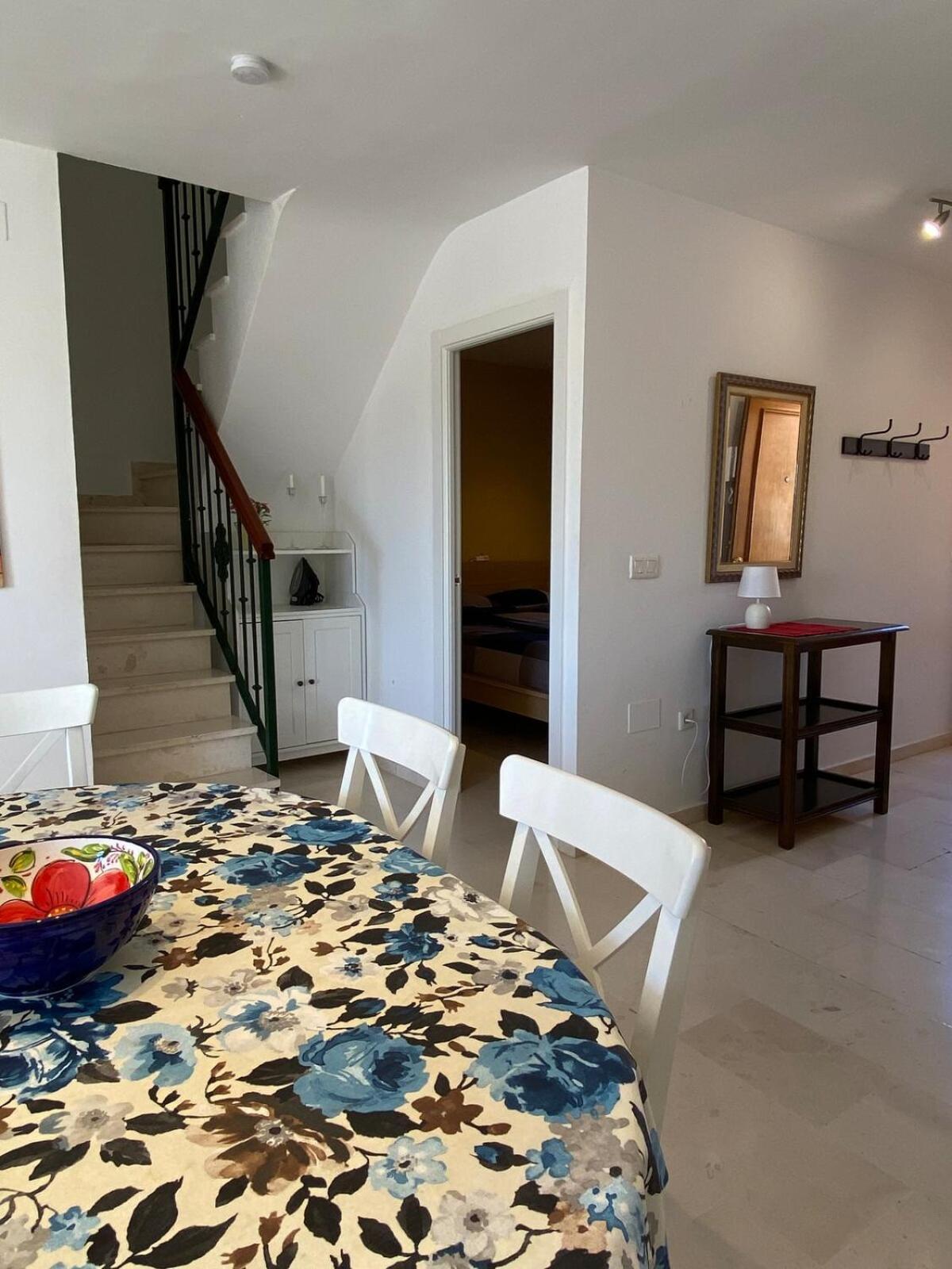 Apartment 3 Bedroom Penthouse Close By Parque De La Paloma *