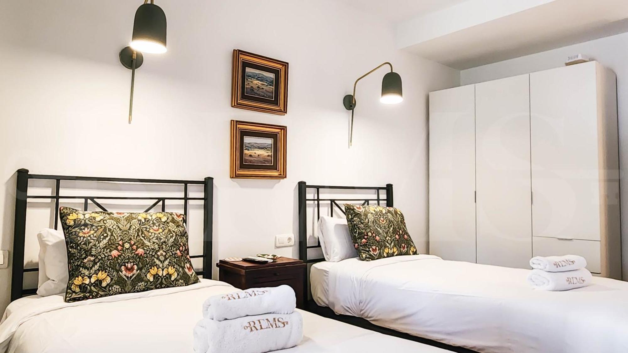 Spacious And Authentic With Pool & Garden By Rems Benalmadena
