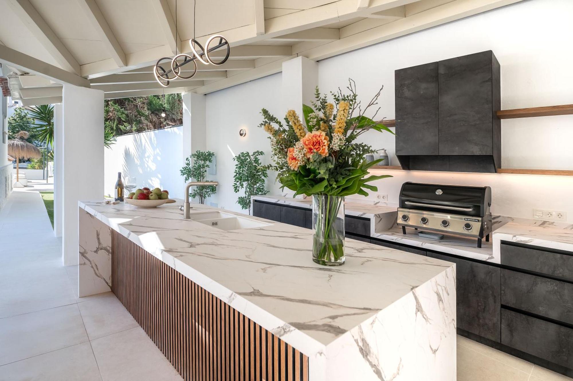 Vacation Marbella: Sunny Camelia With Heated Pool And Cinema Villa *