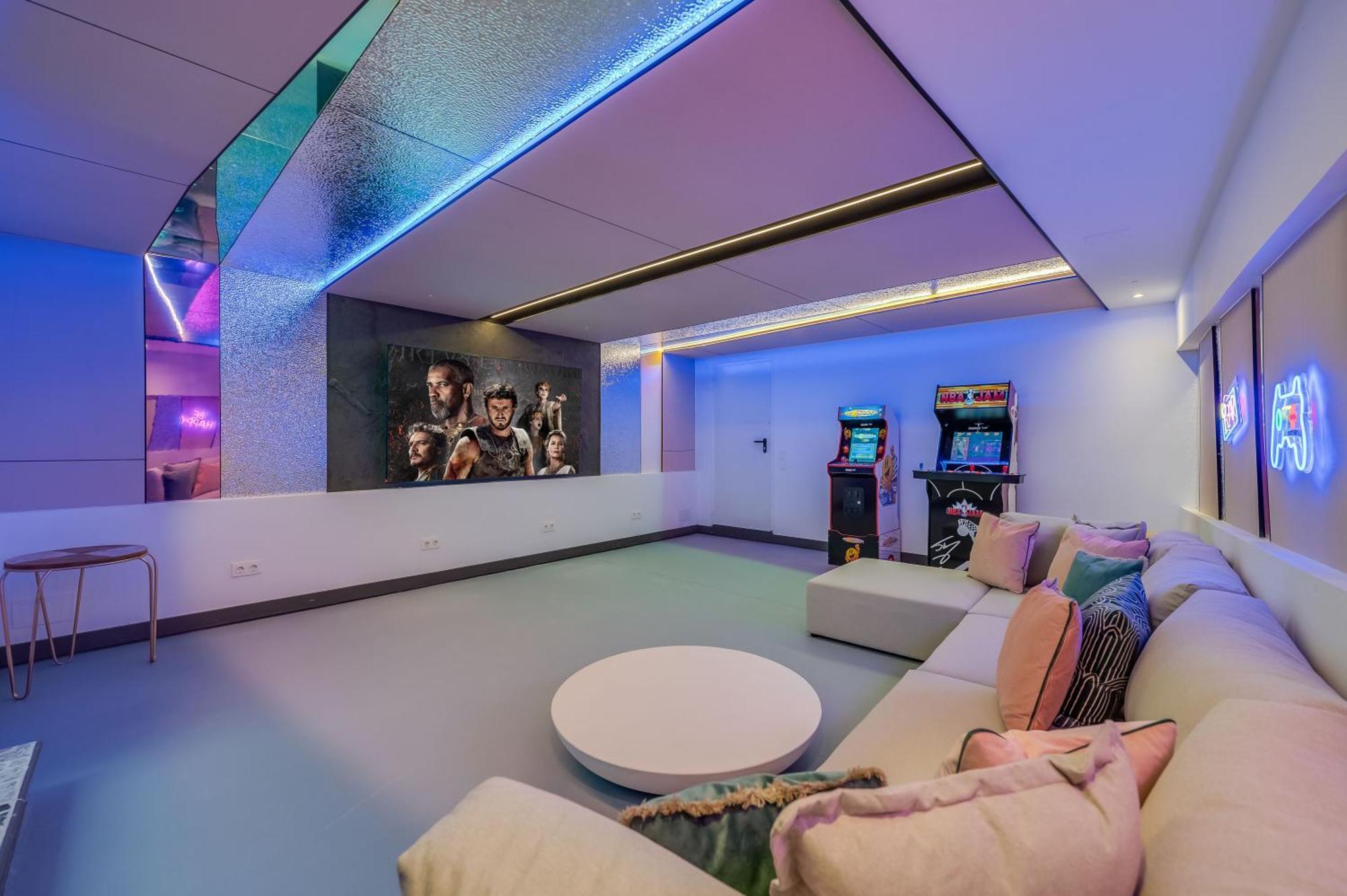 Vacation Marbella: Sunny Camelia With Heated Pool And Cinema Villa *