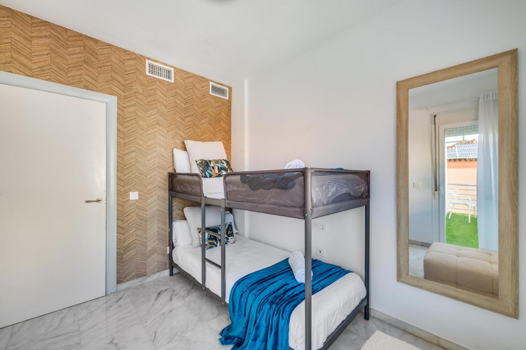 Vacation Marbella I Sunny Camelia Heated Pool, Recently Renovated, Residential Neighborhood In Benalmadena, Short Walk To The Beach, Cinema Villa Benalmádena