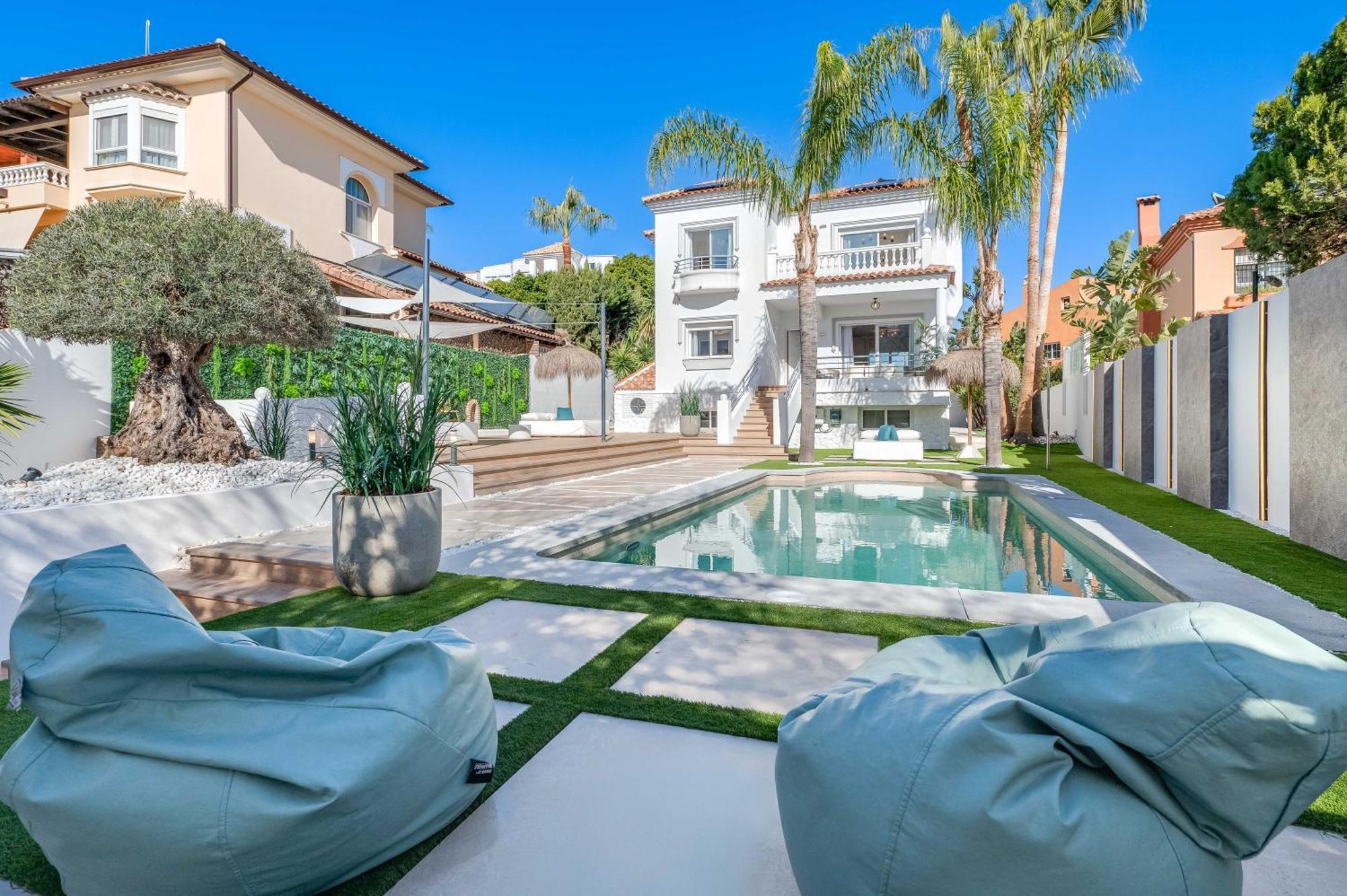 Villa Vacation Marbella: Sunny Camelia With Heated Pool And Cinema *