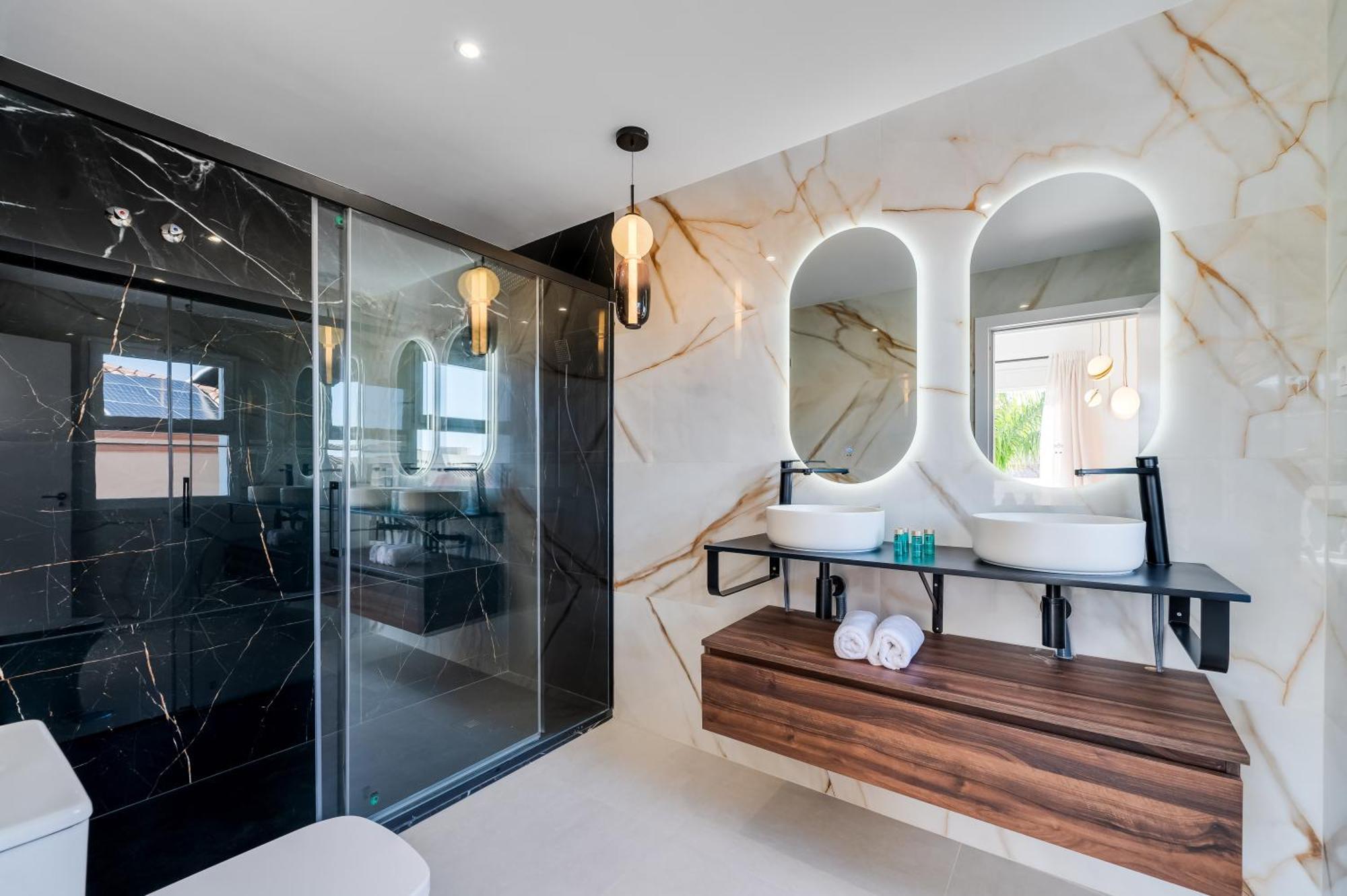 Villa Vacation Marbella: Sunny Camelia With Heated Pool And Cinema Benalmadena