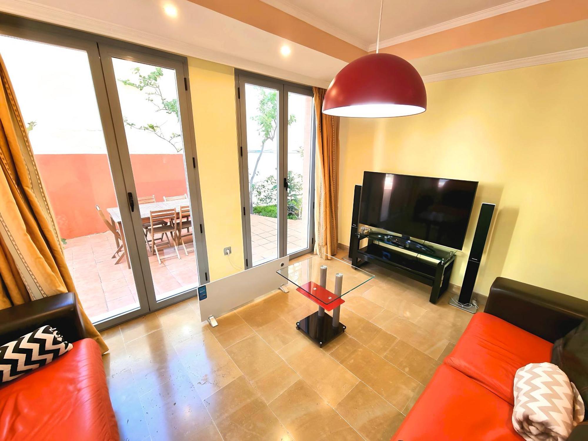 Stunning With Outdoor Swimmingpool, 4 Bedrooms And Wifi Holiday home *