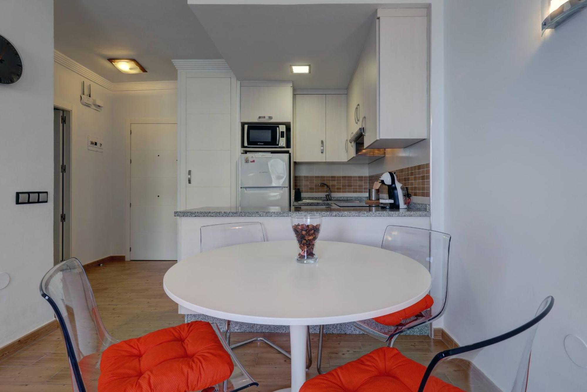 Appartement Wonderful New 1 In Benalbeach