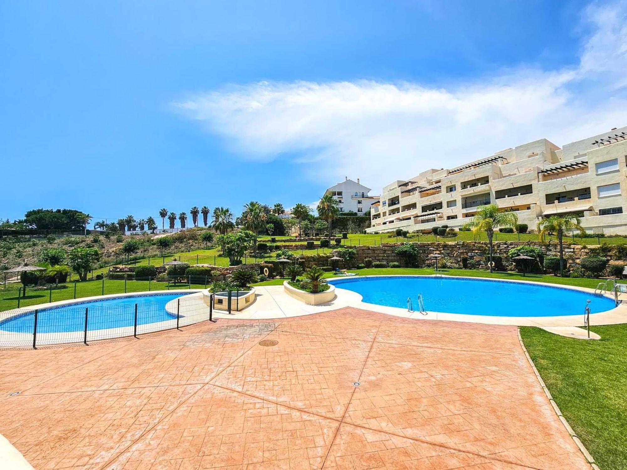 Garden In Arenal De Golf- Apartment Benalmadena