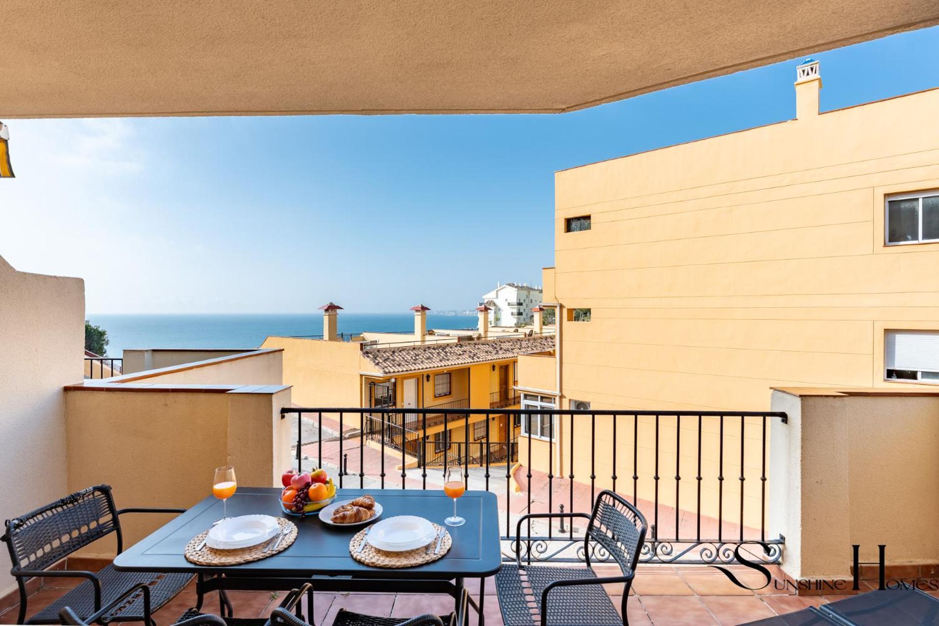 Beachside Retreat With Private Terrace Benalmádena