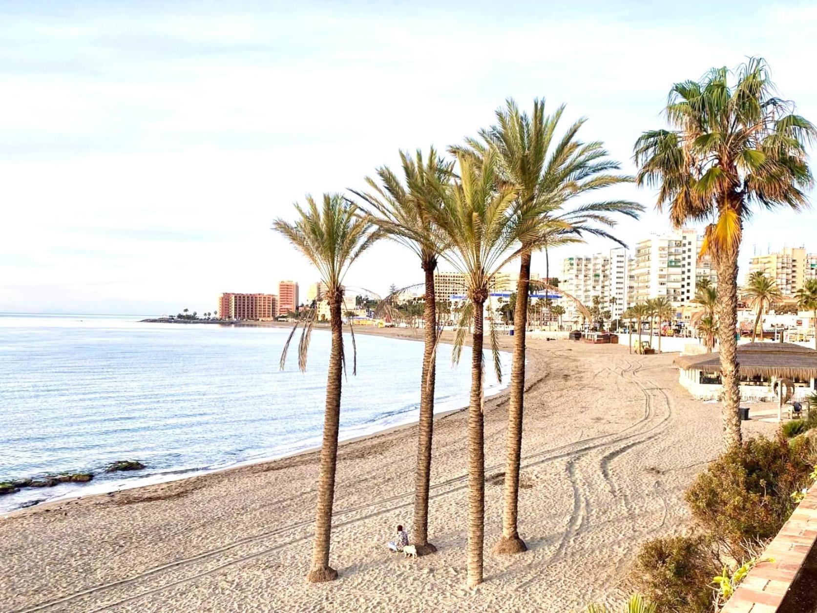 2 Bedrooms And 2 Bathrooms With Sea View At Piscis Arroyo Apartment Benalmadena