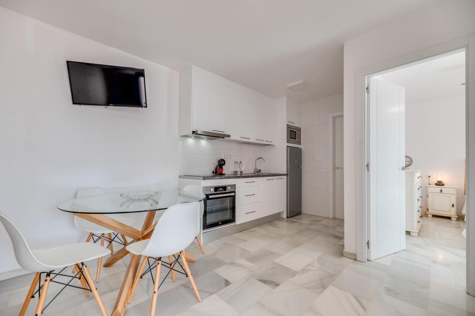 Con Amplio Porche Y Bbq Apartamento Benalmádena