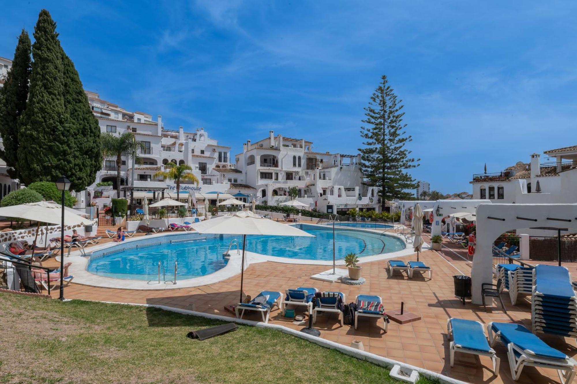 Con Amplio Porche Y Bbq Benalmádena