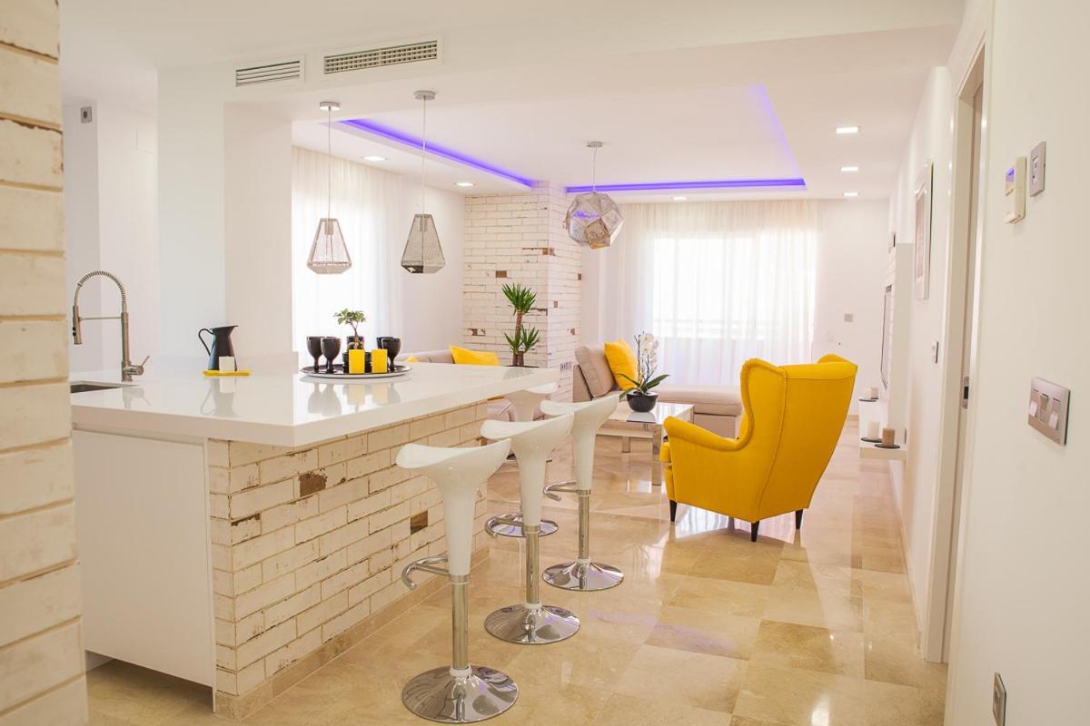 Apartment Luxury 100 Sq.m. Sea View *