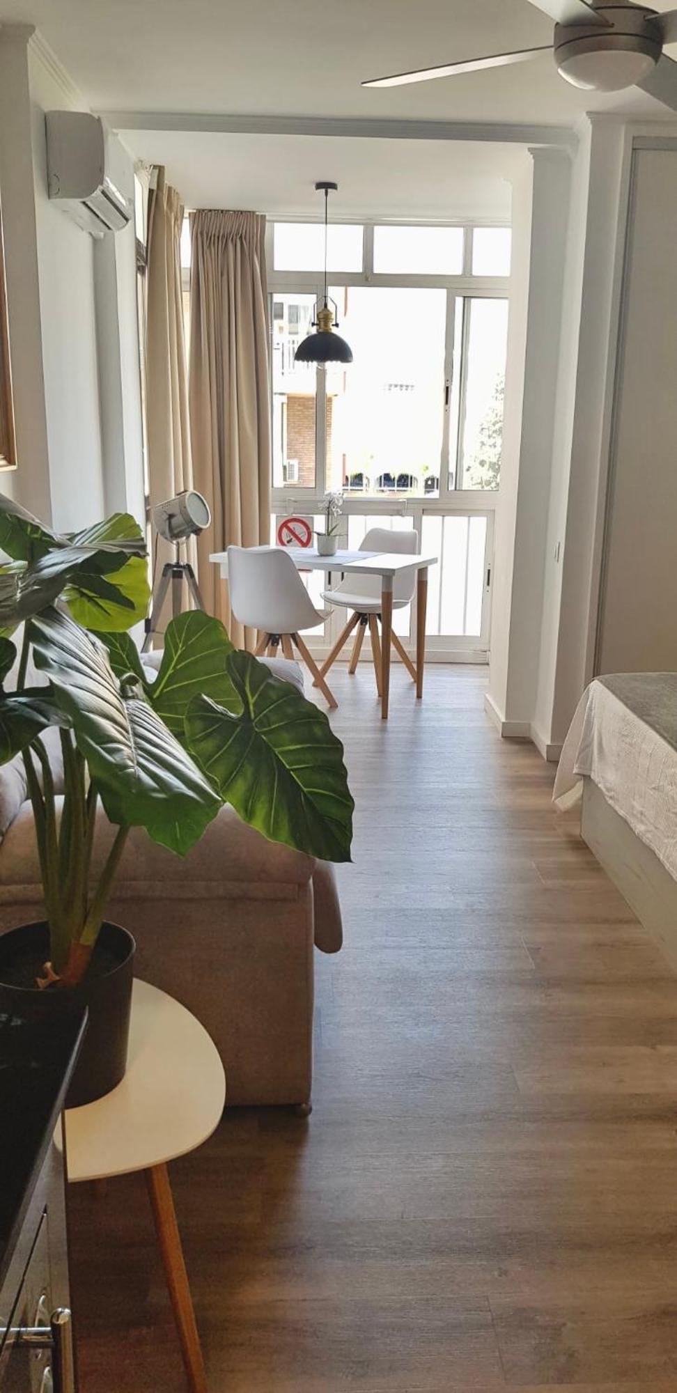 Ar - And Cozy In Appartement Benalmádena
