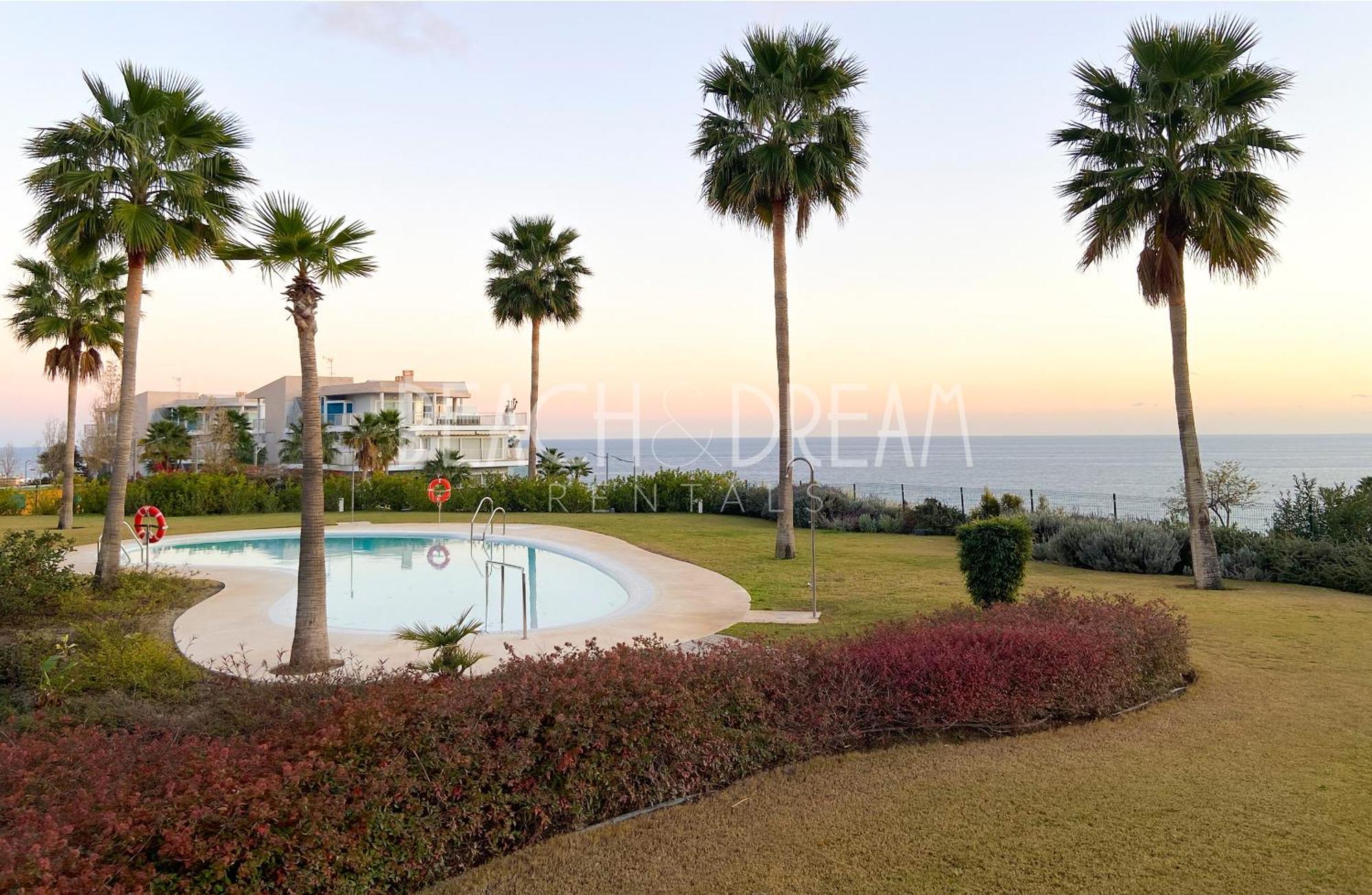 Relax In Reserva Del Higueron - Crystalline