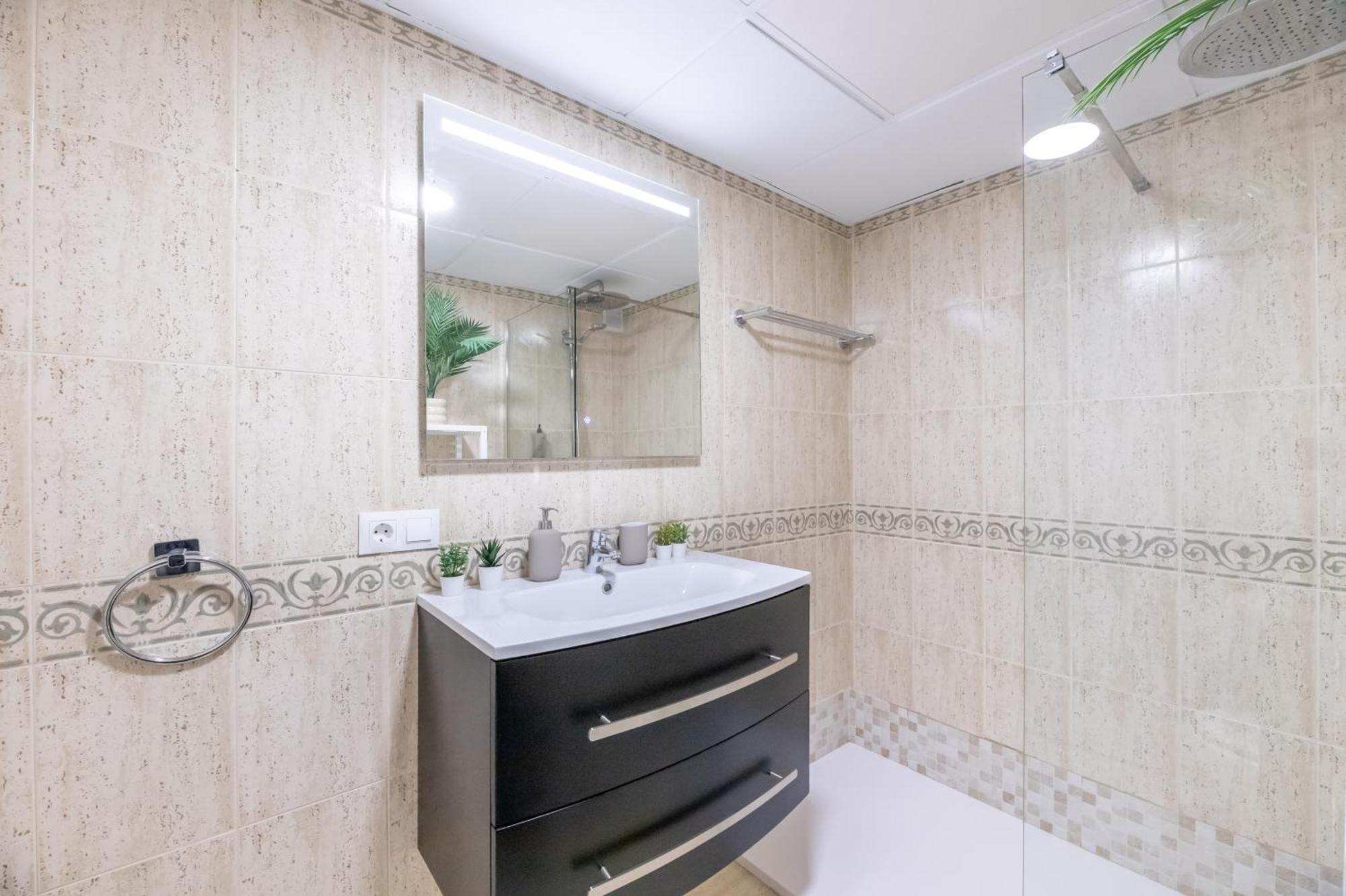 Apartment Vb Ave Marina Front Seaviews 2br