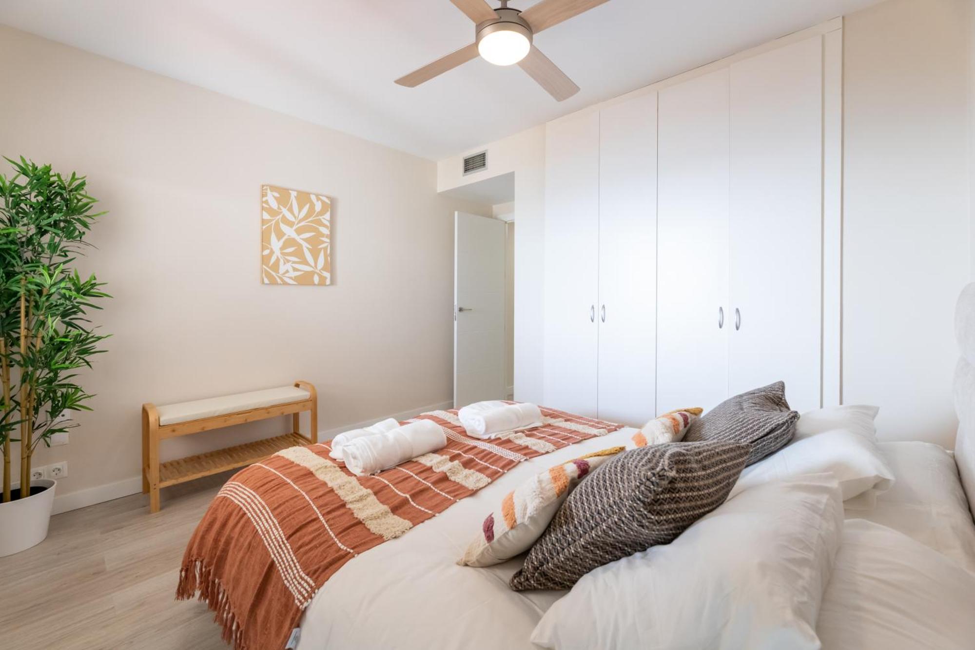 Vb Ave Marina Front Seaviews 2br Apartment