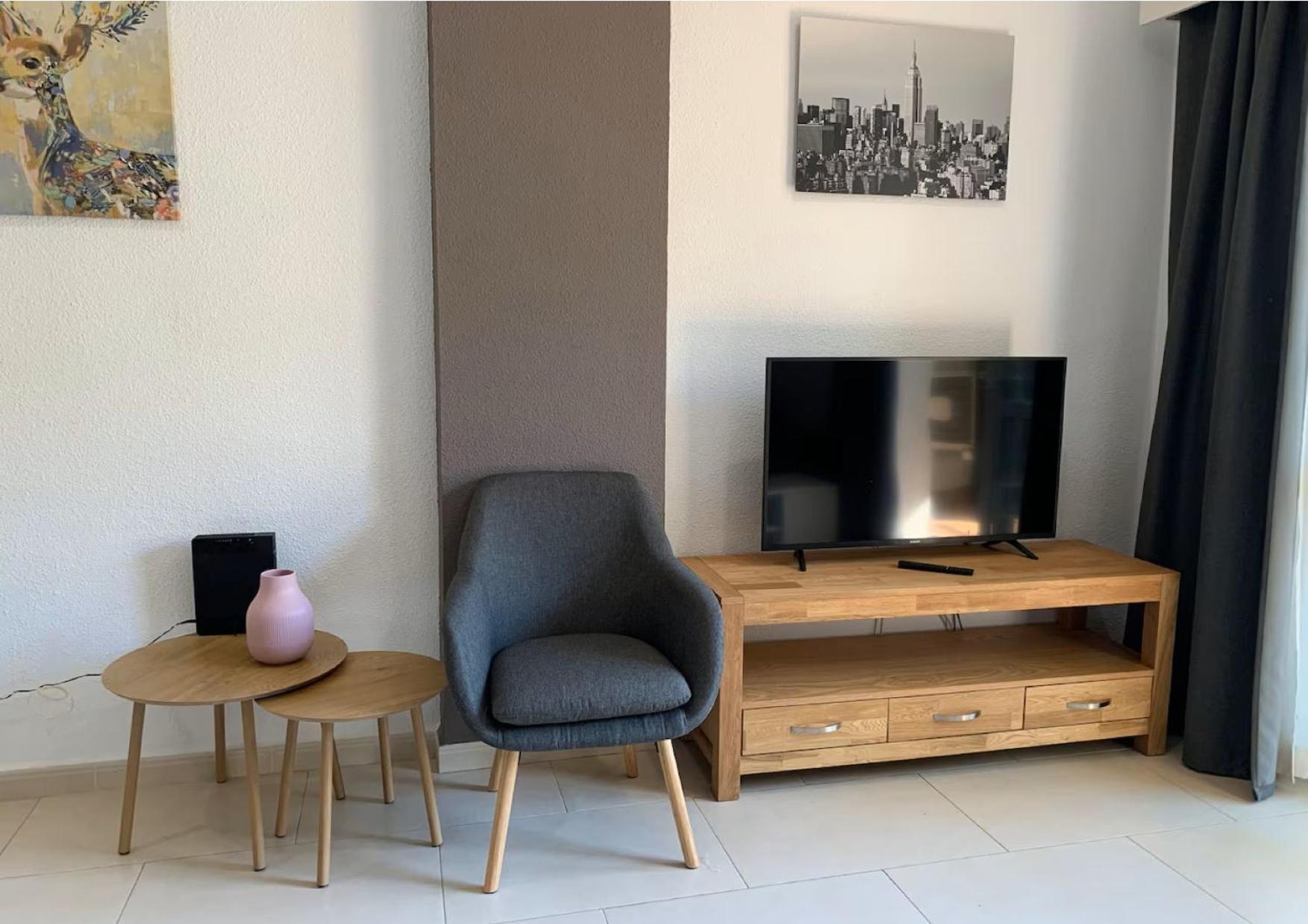 Benalbeach!! First Line & Pools Appartement *