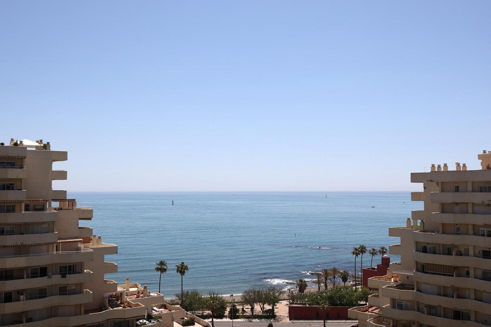 Charming In Benalbeach With Garden And Sea View Apartment Benalmadena