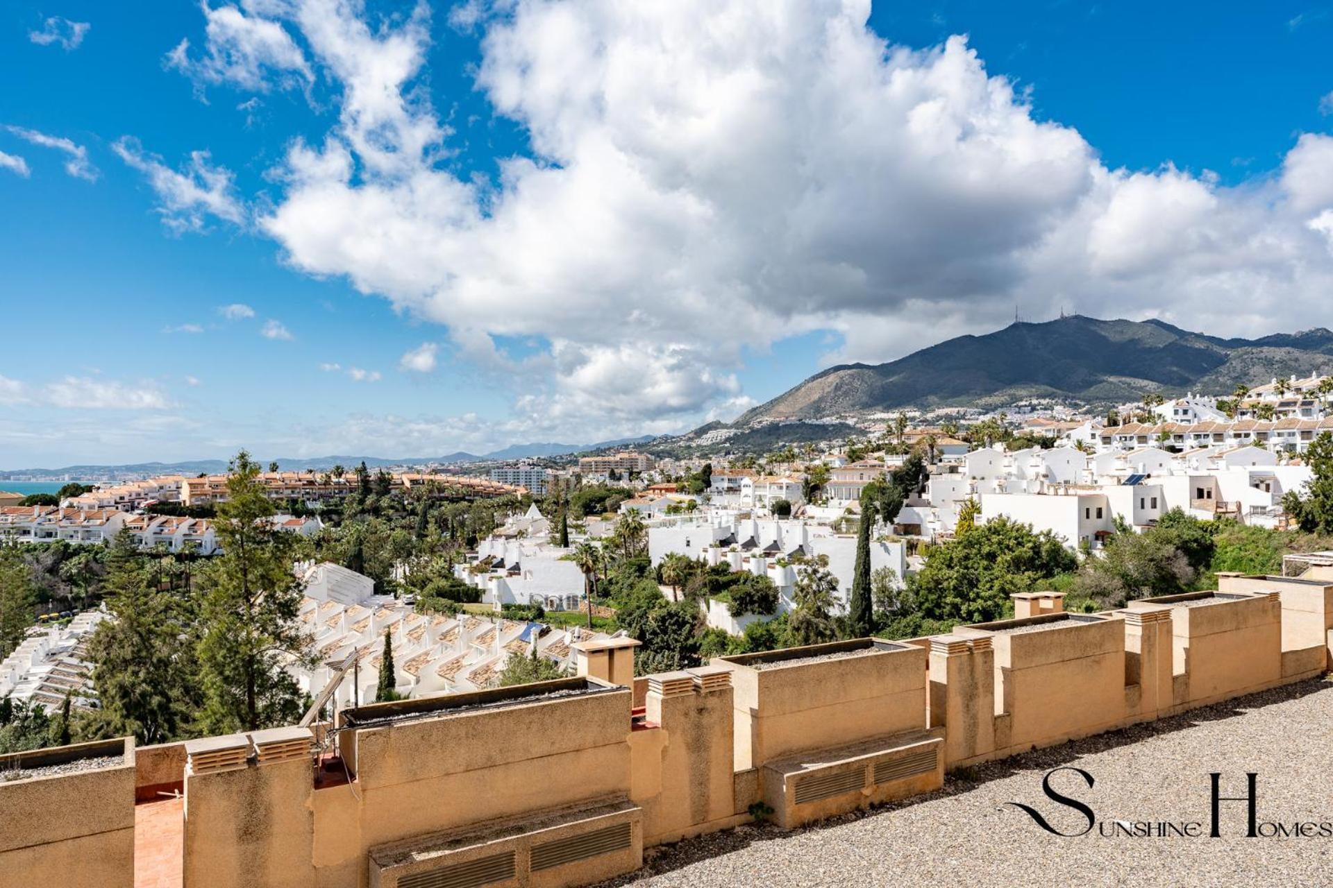 Marvelous Views, Pools, Steps To The Beach!