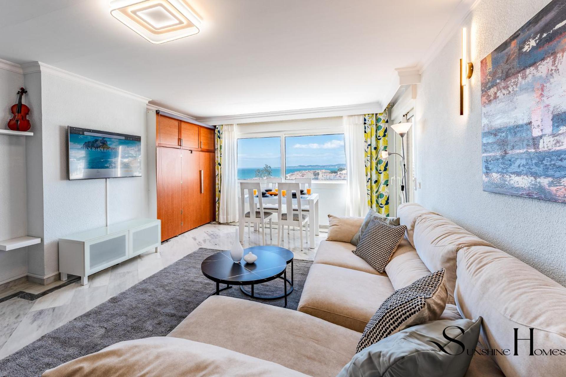 Apartment Marvelous Views, Pools, Steps To The Beach!
