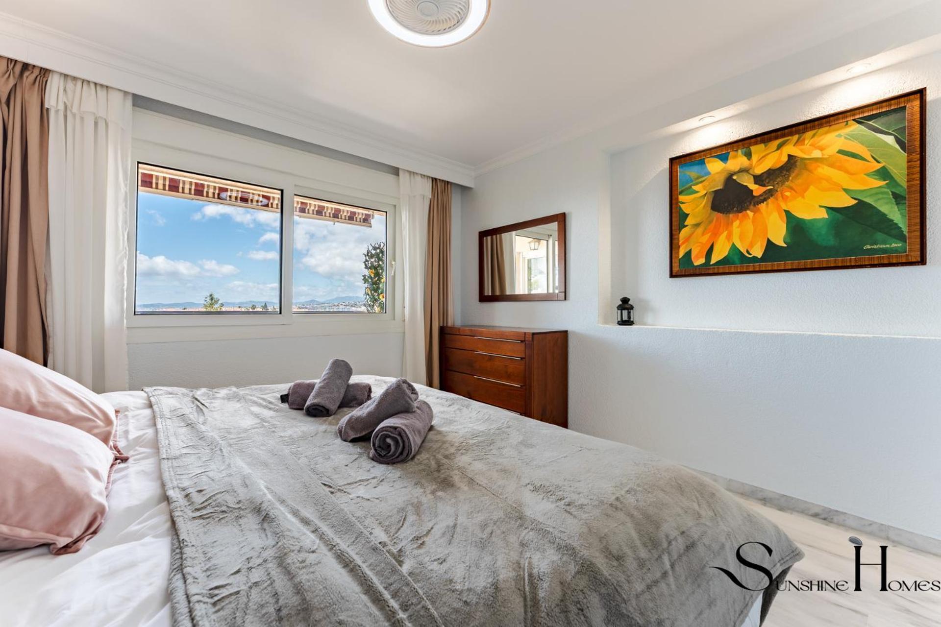 Marvelous Views, Pools, Steps To The Beach! Apartment Benalmadena