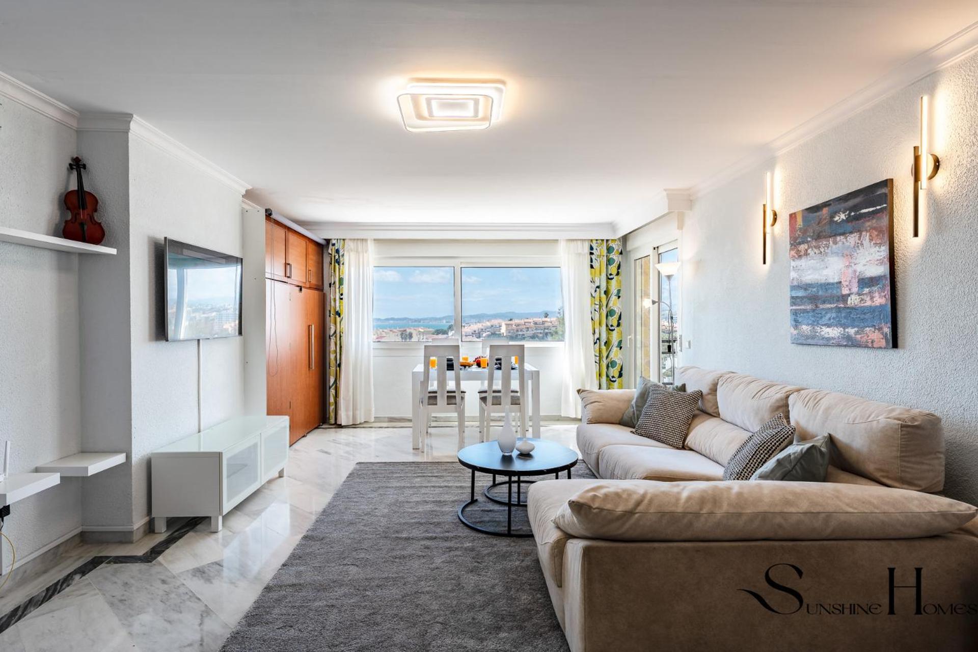 Apartment Marvelous Views, Pools, Steps To The Beach! *